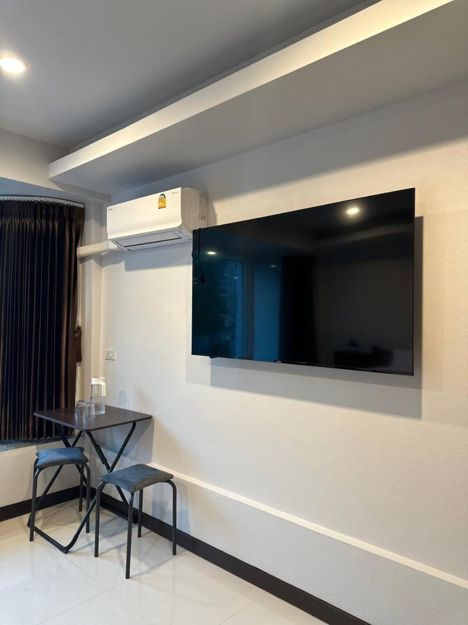 Chris Jay @ Cnx Apartment เชียงใหม่ ภายนอก รูปภาพ