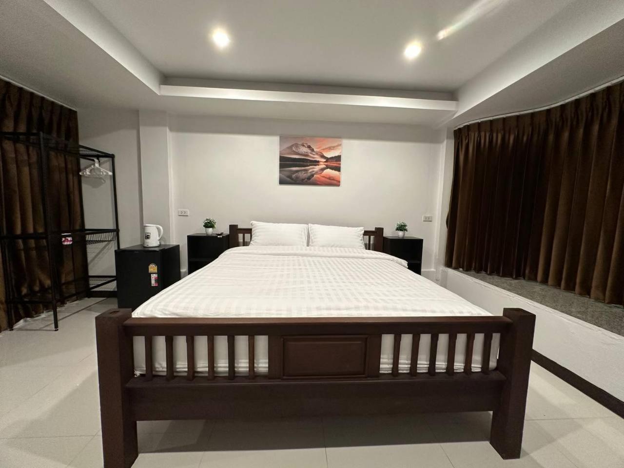 Chris Jay @ Cnx Apartment เชียงใหม่ ภายนอก รูปภาพ